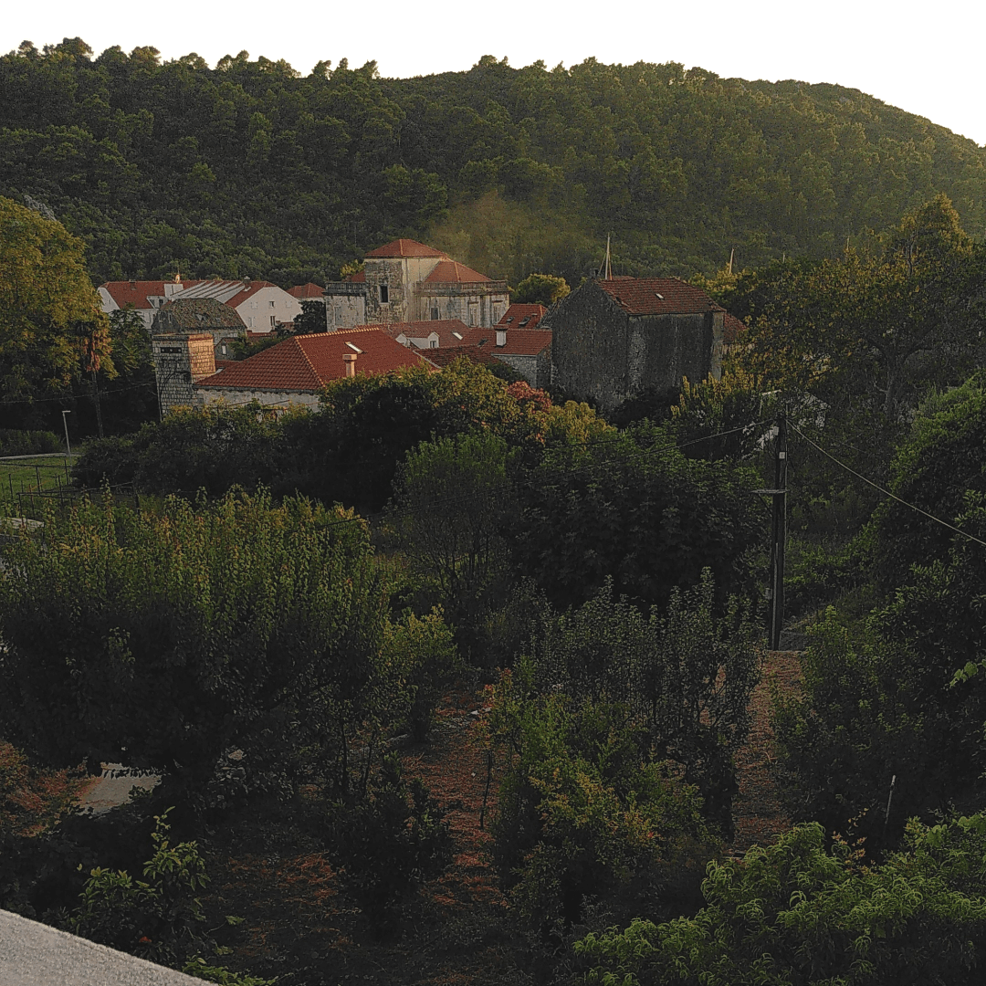 Šipanska Luka, im Dorf bei Sonnenuntergang